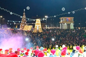 Chișinău a intrat în feeria sărbătorilor de iarnă. Peste 100 de mii de persoane au vizitat deja Târgul de Crăciun